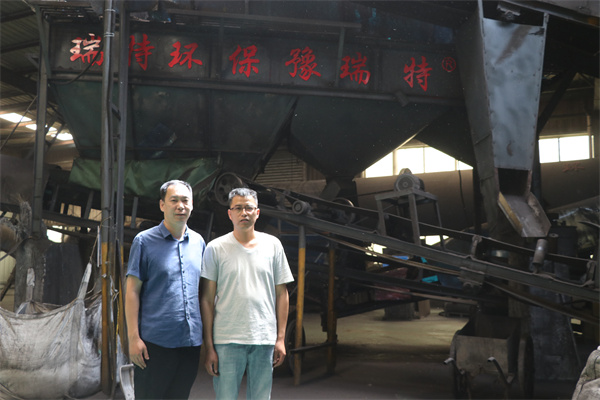 河南瑞特環(huán)?；卦L衛(wèi)輝地區(qū)有機(jī)肥生產(chǎn)線設(shè)備用戶